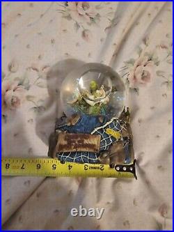 1997 Universal Studios Creature From The Black Lagoon Musical Snow Globe No Box