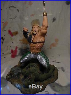 AQUAMAN vs CREATURE From BLACK LAGOON STATUE w PROFESSIONAL BUILD & PAINT Rare