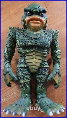 CREATURE from the Black Lagoon Universal Studios super sized monster figure 22