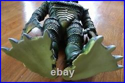 CREATURE from the Black Lagoon Universal Studios super sized monster figure 22