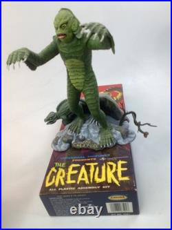 Creature From Black Lagoon built Model Kit Polar Lights Aurora (L2)