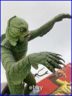 Creature From Black Lagoon built Model Kit Polar Lights Aurora (L2)