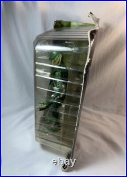 Creature From The Black Lagoon With Kay Lawrence Diamond Select Toys