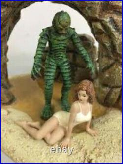 Creature From the Black Lagoon THE CREATURE'S LAIR Illuminated Diorama