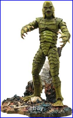 Creature from The Black Lagoon Universal Monsters Diamond Select Figure