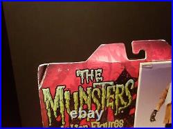 Creature from the Black Lagoon Figure Munsters Uncle Gilbert Diamond Select New