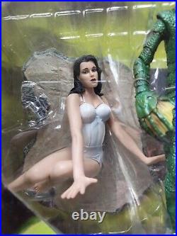 Creature from the Black Lagoon with Julia Adams action figure Diamond Select