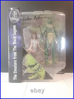 Diamond Select Universal Monsters Signed Creature From The Black Lagoon Diamond Select Universal Monsters Signed Creature From The Black Lagoon