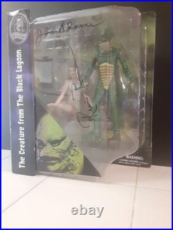 Diamond Select Universal Monsters Signed Creature From The Black Lagoon Diamond Select Universal Monsters Signed Creature From The Black Lagoon