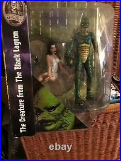 Diamond- Universal Studios Monsters- Creature From The Black Lagoon with Kay- New
