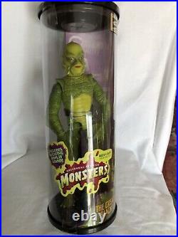 Hasbro Universal Studios Monsters 12-The Creature From The Black Lagoon 1998NIB