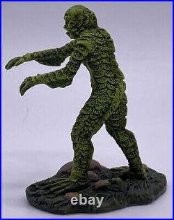 Hawthorne Village Universal Monsters Creature From The Black Lagoon withacc. NIB
