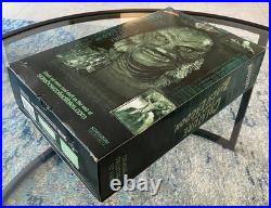 Sideshow Creature From The Black Lagoon Figure Signed + JSA Julie Adams Photo Sideshow Creature From The Black Lagoon Figure Signed + JSA Julie Adams Photo