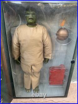 Sideshow The Creature Walks Among Us From The Black Lagoon 12 Figure