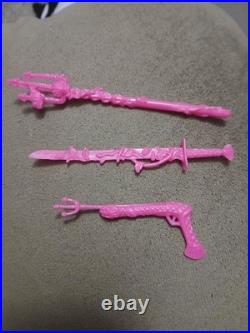 TMNT Creature From The Black Lagoon Leonardo Universal Monster Pink Weapon Set