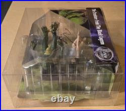 The Creature From The Black Lagoon Figure Diamond Select Signed Adams + Browning The Creature From The Black Lagoon Figure Diamond Select Signed Adams + Browning