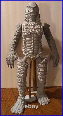 UNPAINTED 24 Creature from the Black Lagoon Monster Resin Statue Action Figure