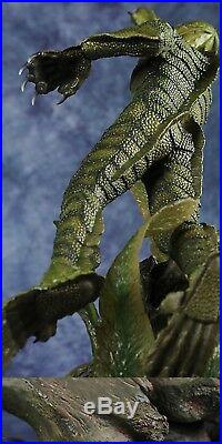 Ultra Rare Sideshow CREATURE FROM THE BLACK LAGOON Premium Format 7137 NEW