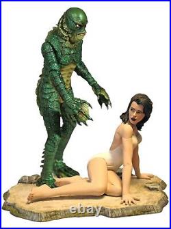 Universal Monsters Creature Black Lagoon AF with Kay Lawrence Diamond Select 2011