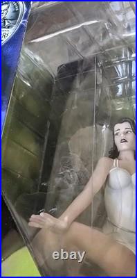 Universal Monsters Diamond Select CREATURE FROM THE BLACK LAGOON Julie MoC 2012